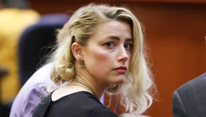 Amber Heard Celebrated New Achievement With Rare Life Update