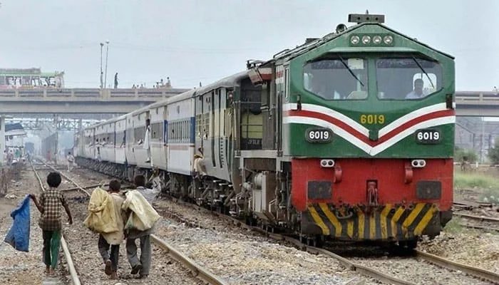 PM Orders Commercial Use Of Railways Land To Fund ML-1