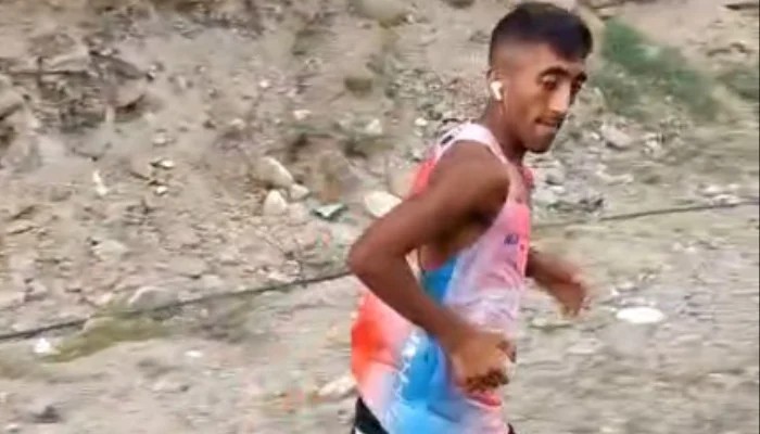 Gcus Faizan Completes 1100km Run From Lahore To Skardu In 22 Days