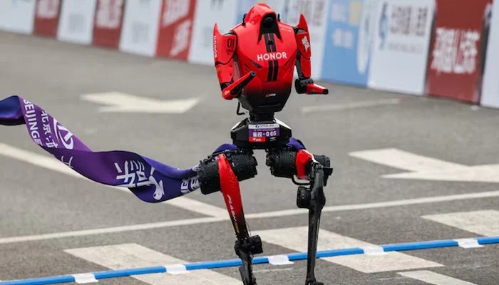Faster than 'Lightning': Chinese humanoid robot outruns Usain Bolt's 100m record in test run