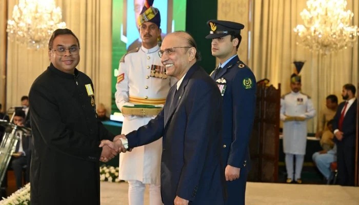 Pakistan Honours UK Kidney Stone Surgery Pioneer Dr Shabi Ahmed With Tamgha-i-Imtiaz