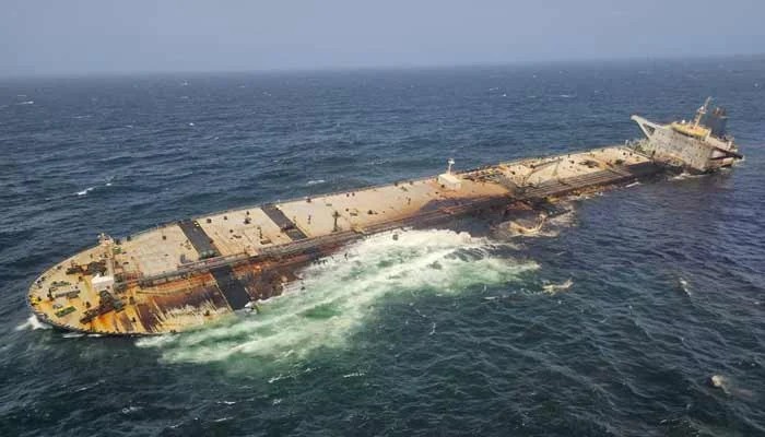 Two Slicks Appear In Gulf As Huge Oil Spill Off Oman Threatens Disaster