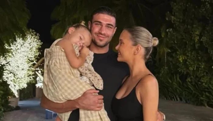 Molly-Mae Hague confesses to poor diet, worries about setting bad example for daughter
