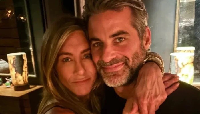 Jennifer Aniston's New Romance Hits a Wall of Skepticism From Friends