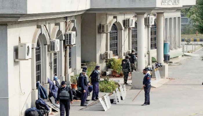IHC Bars Police From Arresting Pakistan Tehreek-e-Insaf (PTI) Workers Ahead Of Long March