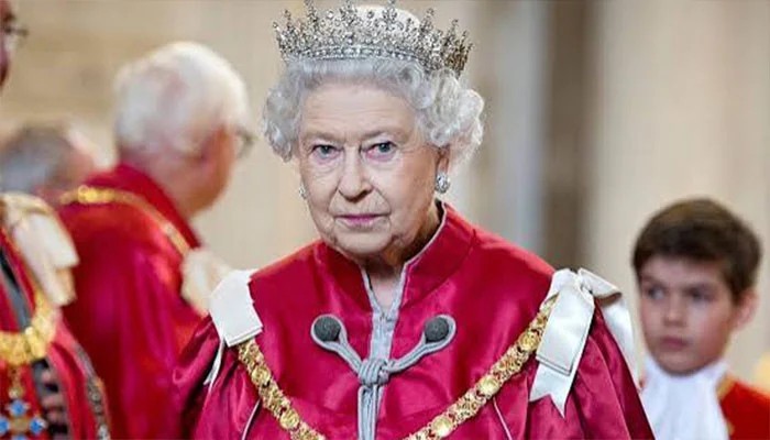 Queen Elizabeth's Windsor Castle view marred by Helch's graffiti before death