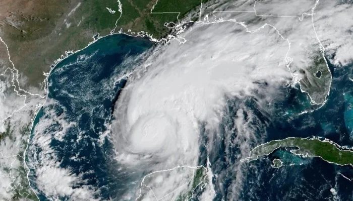 Isaias Intensifies to Category 2 Hurricane, Heads for U.S. Gulf Coast
